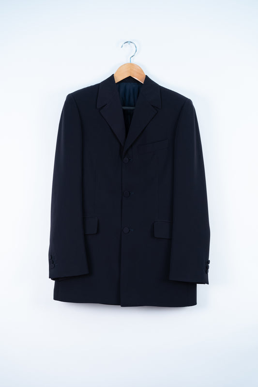 Blazer azul oscuro con botones forrados