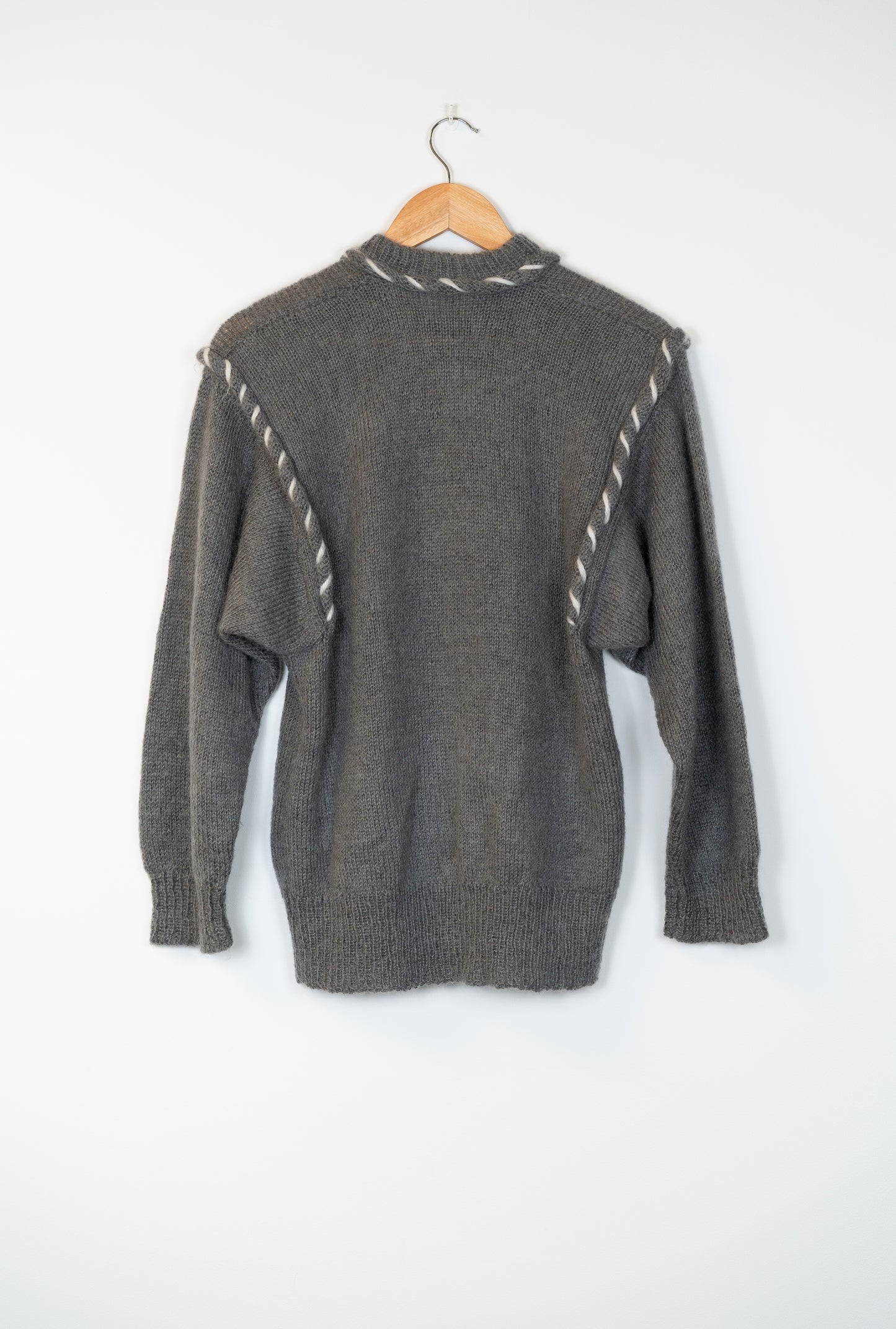 Knitted sweater (40)