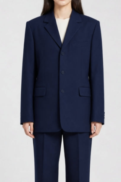 Blazer azul oscuro con botones forrados